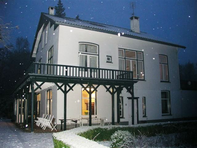 Welna grote huis in sneeuw.JPG